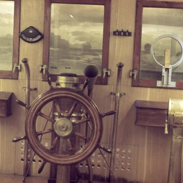 Laivybos istorijos ekspozicinis kambarys namelyje (H. Manto g. 14), XX a. 8 dešimt. Nuotraukos autorius nežinomas. Lietuvos jūrų muziejus