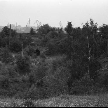 Vienišas Nerijos fortas, laukiantis muziejaus: buvusi centrinio reduto vieta, 1974 m. Nuotraukos autorius Aloyzas Každailis Lietuvos jūrų muziejus
